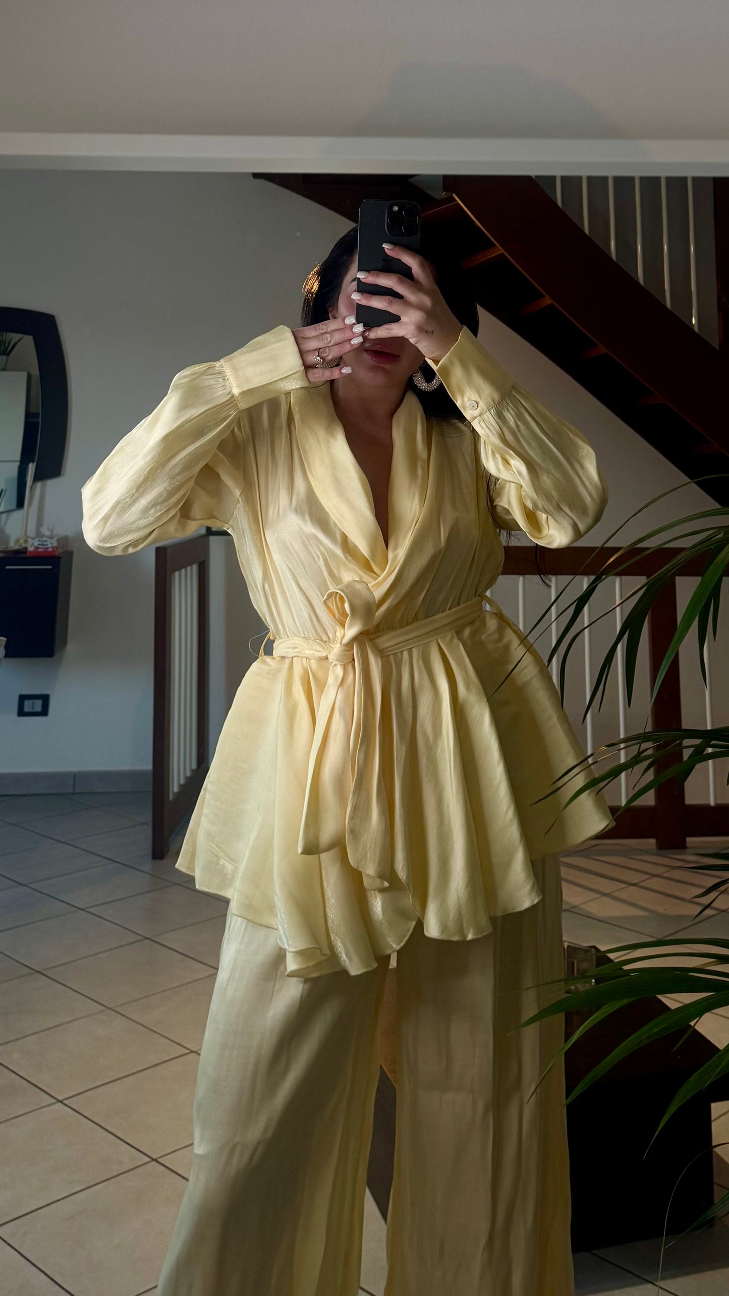 Completo BUTTER giallo satin lucido